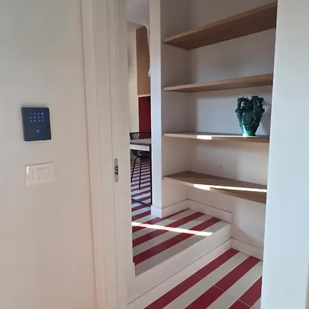 بيت ضيافة Valesmeralda Boutique Rooms, Marina 4*