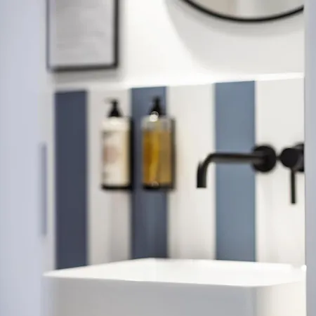 Valesmeralda Boutique Rooms, Marina Adults Only بيت ضيافة بورتو كيرفو