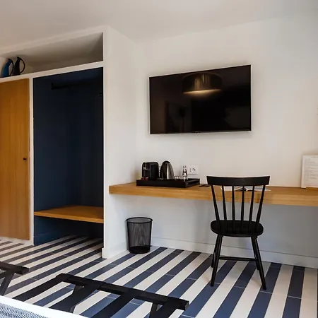Valesmeralda Boutique Rooms, Marina Adults Only بيت ضيافة بورتو كيرفو
