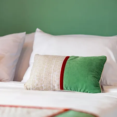 Valesmeralda Boutique Rooms, Marina Adults Only بيت ضيافة بورتو كيرفو